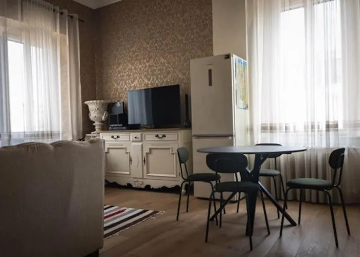 Apartment Merulana Penthouse: 5 Minutes Walk From Colosseum *